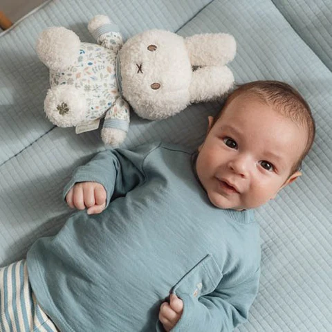 PELUCHE MIFFY LUCKY LEAVES 20cm - LITTLE DUTCH – Image 2