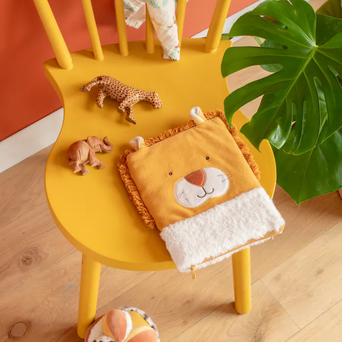 Protège carnet de santé lion - La forêt Mawa - MOULIN ROTY – Image 2